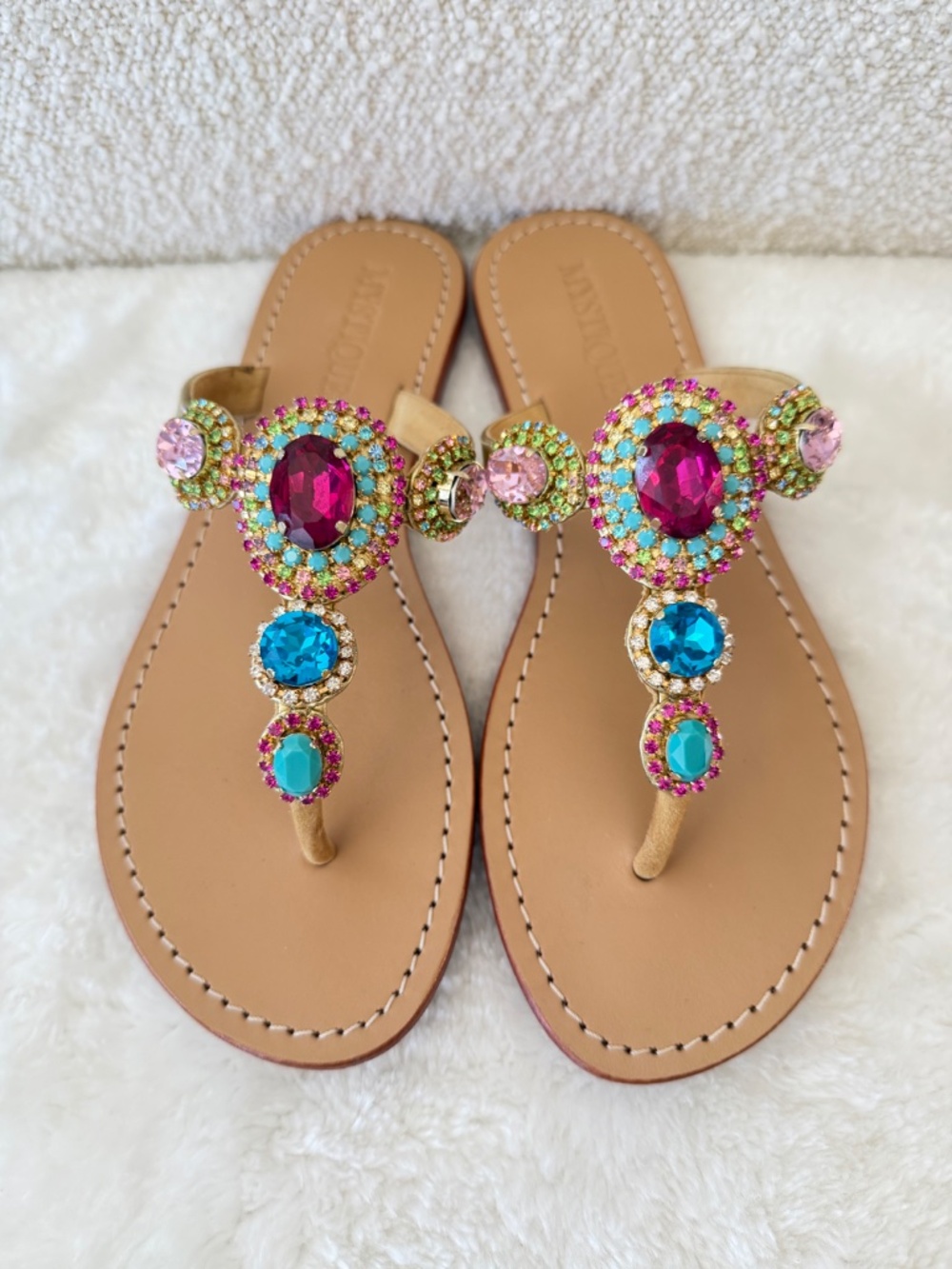 MYSTIQUE GOLD T-strap Sandals. - Picture 6 of 9